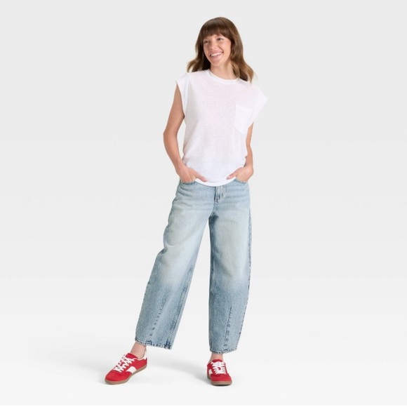 Universal Thread High-Rise Easy Barrel Ankle Jeans - Picture 3 of 8